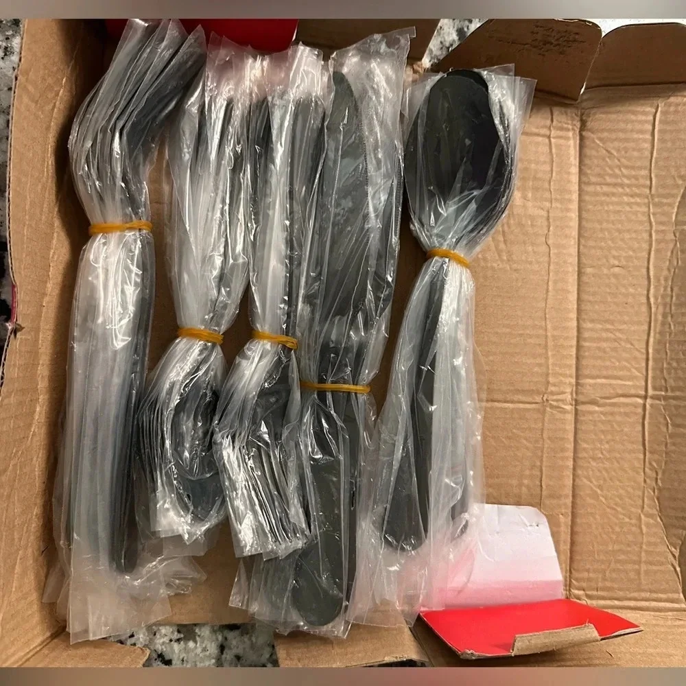 NIB SHARECOOK black 40-Piece Stainless Steel Flatware Set